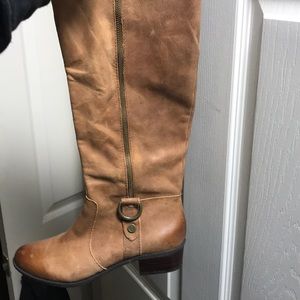 Brown suede casual boots